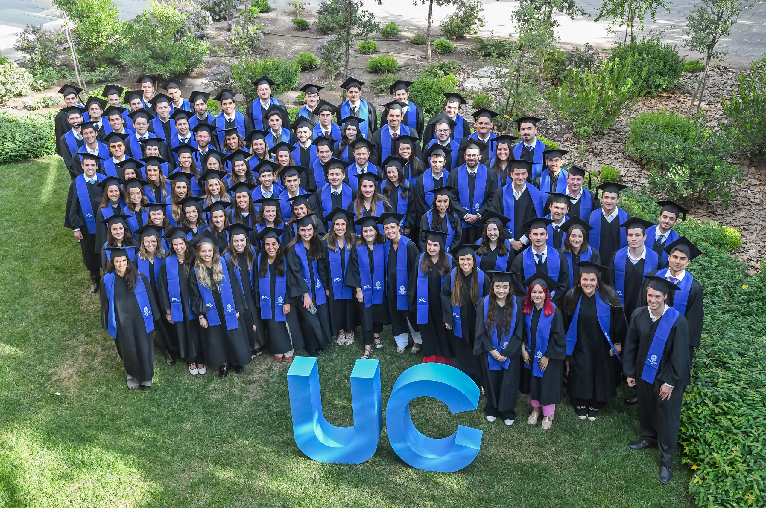 Con gran orgullo recibimos a los nuevos ingenieros e ingenieras comerciales UC