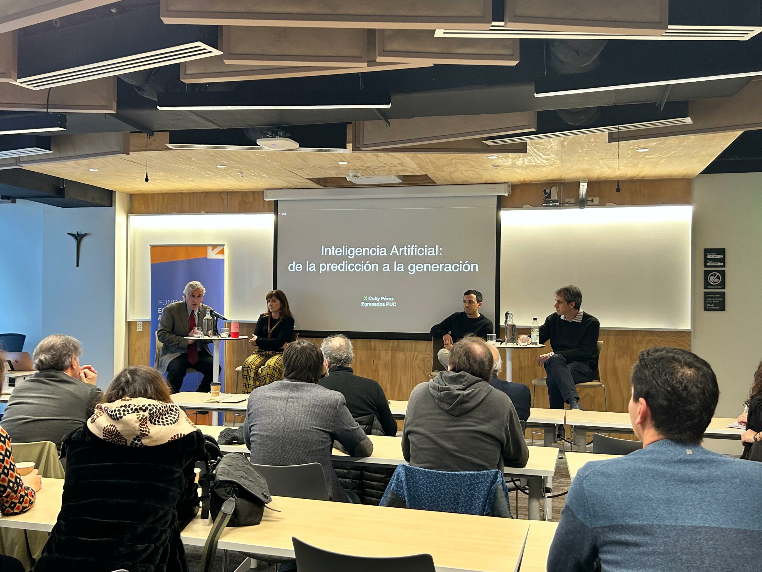 IA en modo futuro: Conversatorio de la Fundación de Egresados aborda el impacto de la inteligencia artificial en los negocios y en la economía