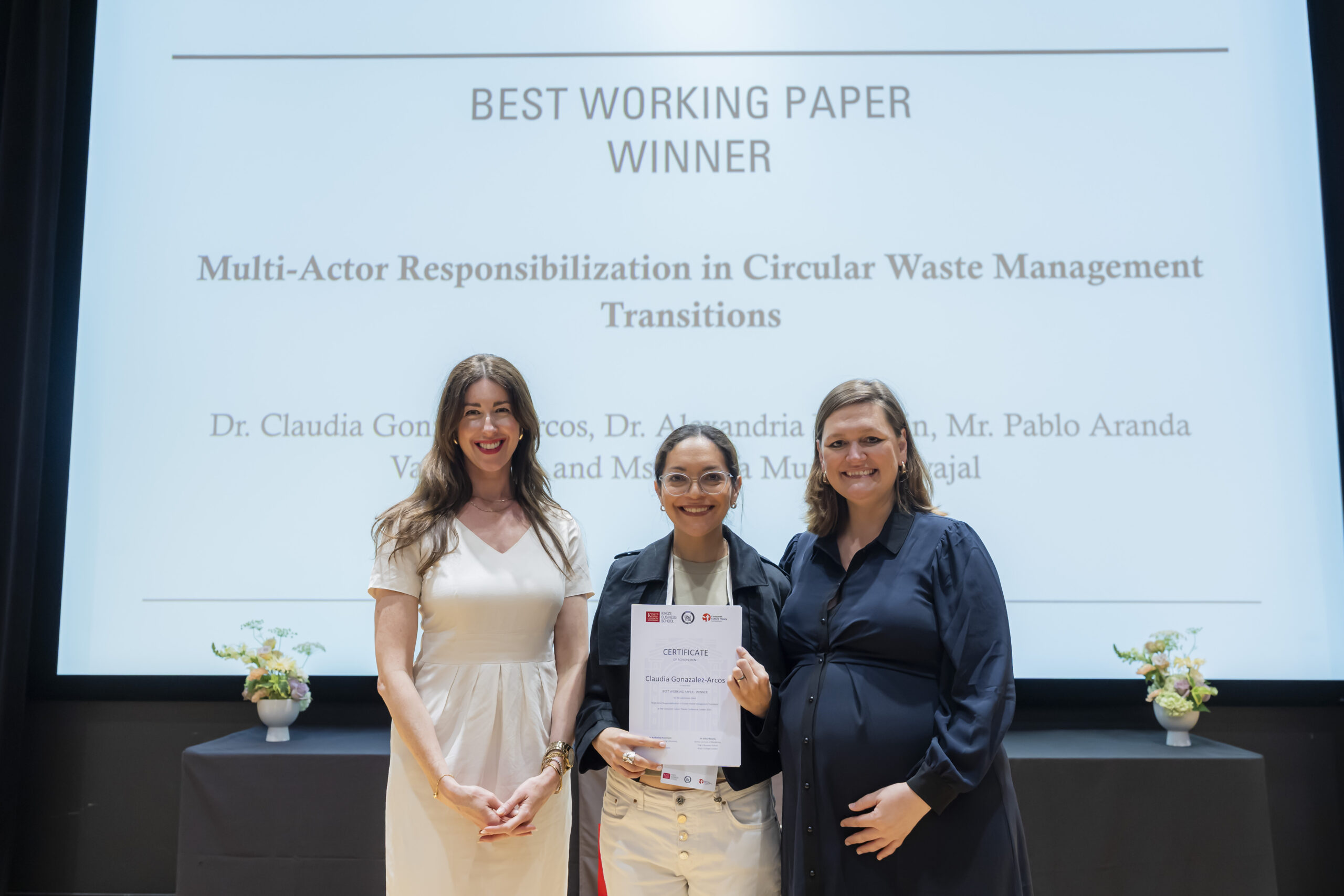 Claudia González-Arcos recibe reconocimiento internacional por su investigación sobre economía circular y gestión de residuos