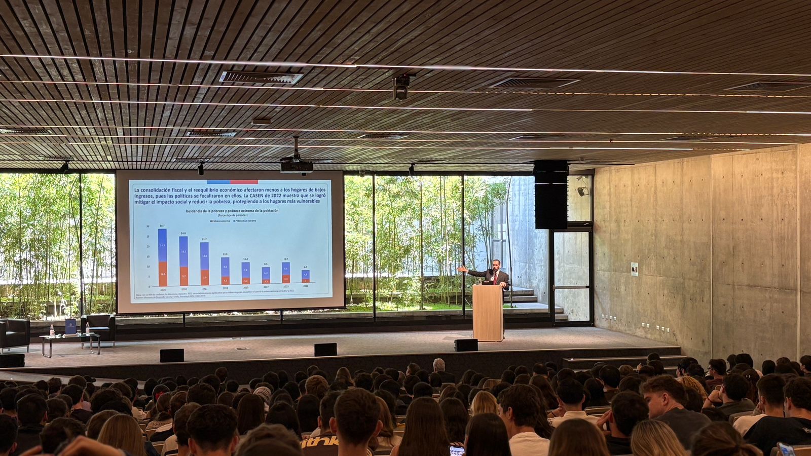 Ministro de Hacienda presenta lineamientos del Presupuesto de la Nación en la Facultad