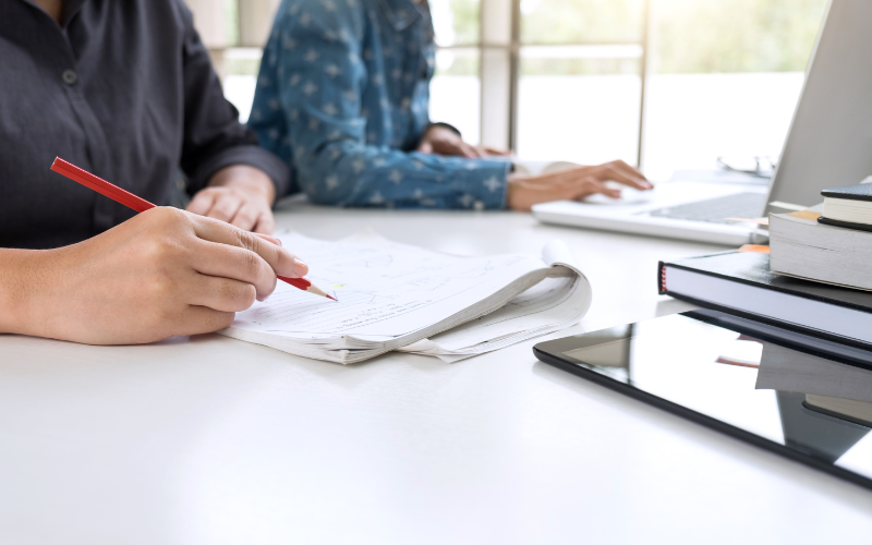 Académicas de la Escuela de Administración UC impulsan investigación con impacto académico y social tras adjudicarse Avanza UC 2025